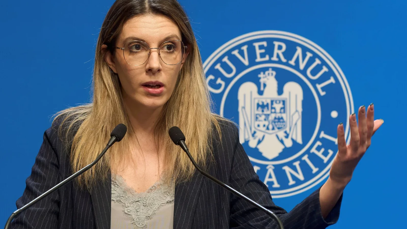 Diana Buzoianu amenință că îi face plângere penală lui IPS Teodosie: CNCD se face că plouă