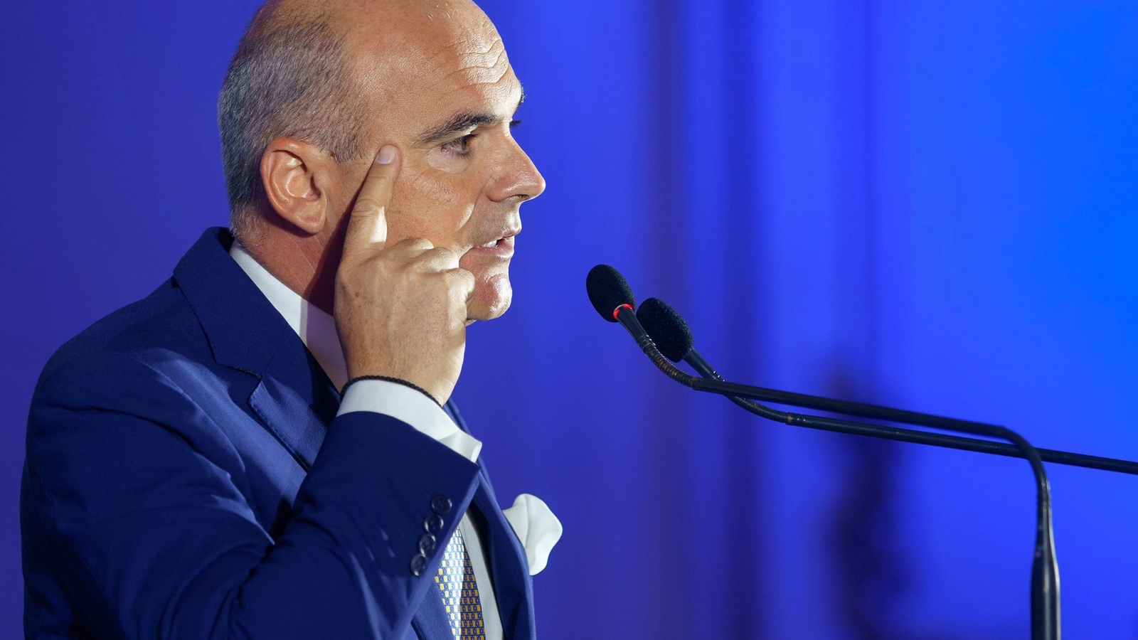 Rareș Bogdan îl provoacă pe Bolojan: Ilie, coboară din birou și stai de vorbă cu protestarii